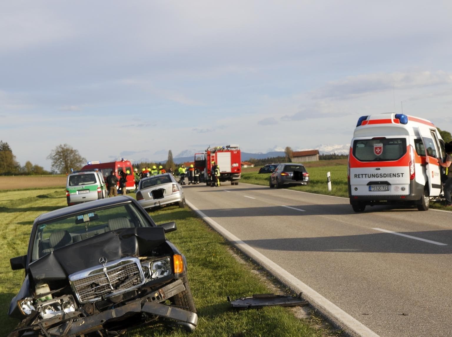 Verkehrsunfall mit neun Verletzten, TS26 / Harpfetsham, Foto 4