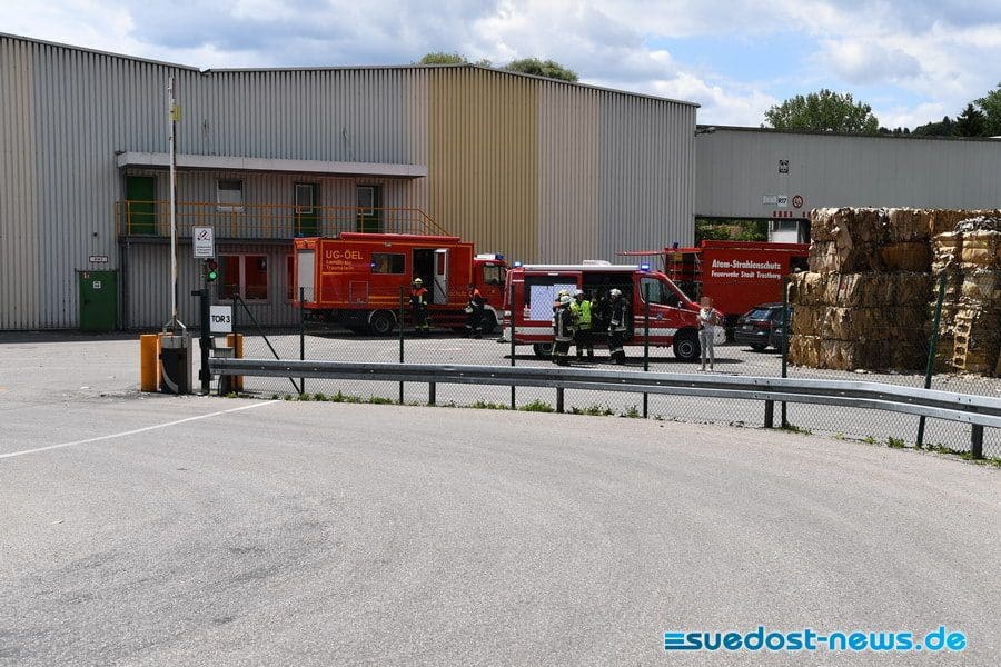 Papierballen in Brand, Trostberg, Foto 6