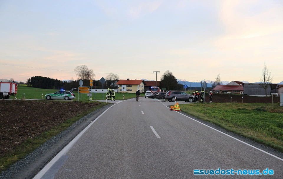 Verkehrsunfall mit zwei PKWs, TS 42 Kamping, Foto 2