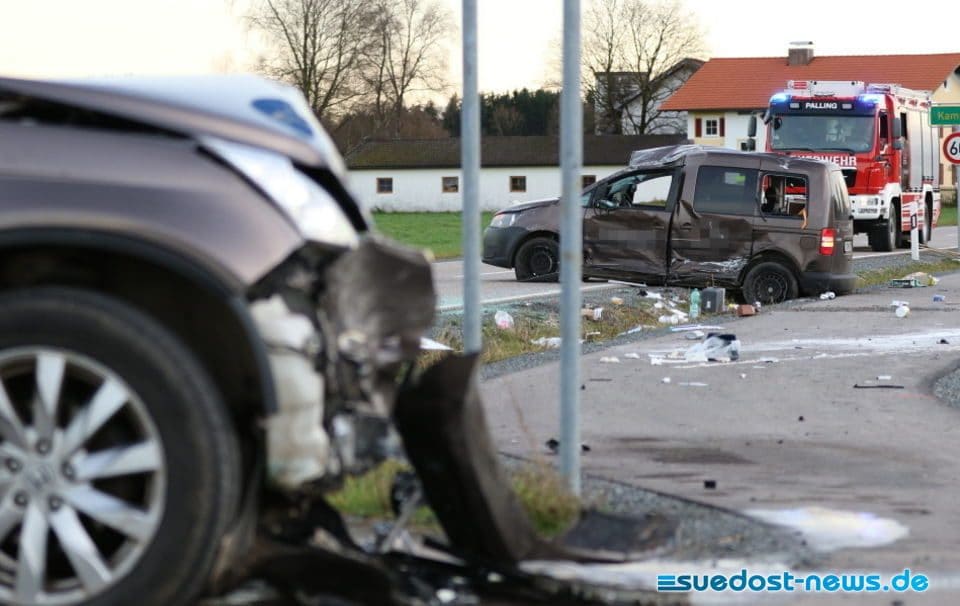 Verkehrsunfall mit zwei PKWs, TS 42 Kamping, Foto 4