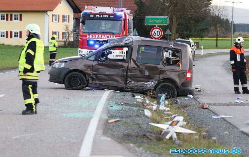 Verkehrsunfall mit zwei PKWs, TS 42 Kamping, Foto 6