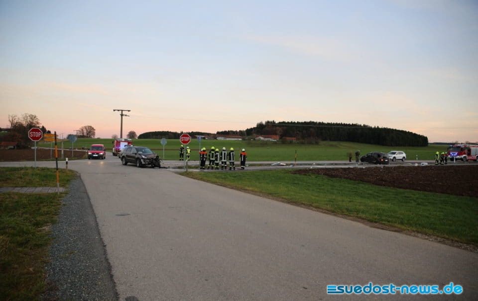 Verkehrsunfall mit zwei PKWs, TS 42 Kamping, Foto 9