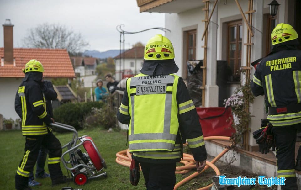 Schwelbrand in Holzdecke, Polsing, Foto 6